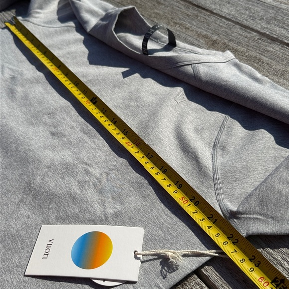 VUORI Coronado Crew men's Light Heather Grey size medium nwt - Picture 5 of 6
